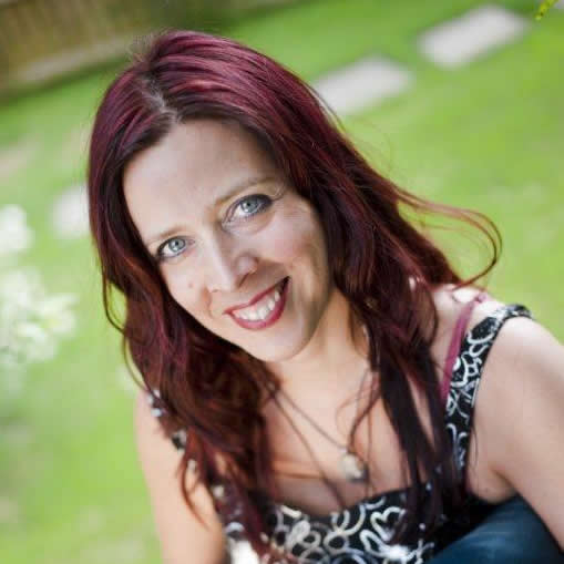 Kathryn Tickell is the foremost exponent of the Northumbrian pipes as well as being a superb composer and performer. - kathryn-tickell